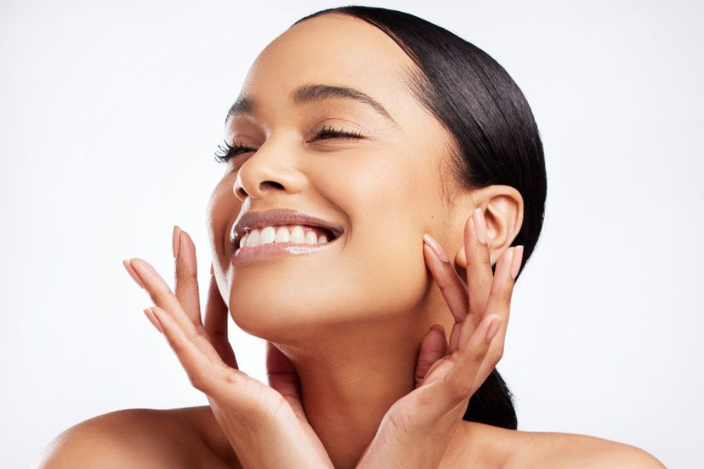 Glow skin drip therapy at Glam Aesthetics, Hyderabad.